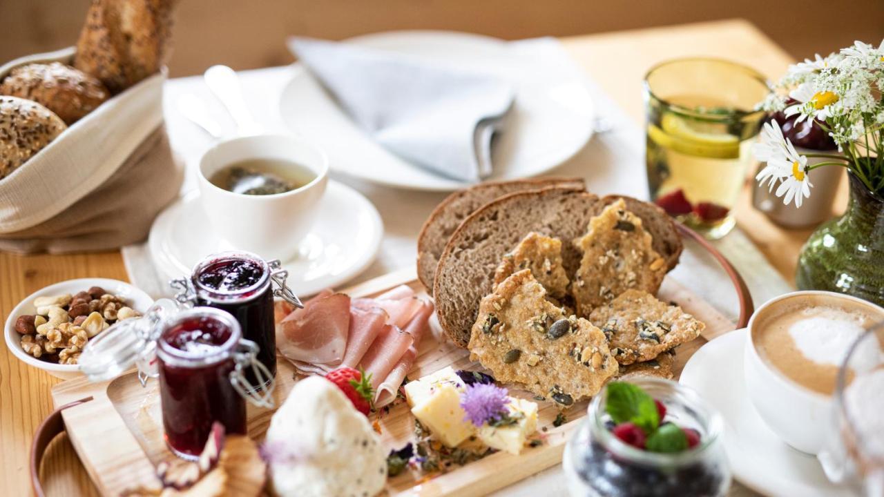 Natura Boutique Chalet Wellness Spa Toblach Buitenkant foto