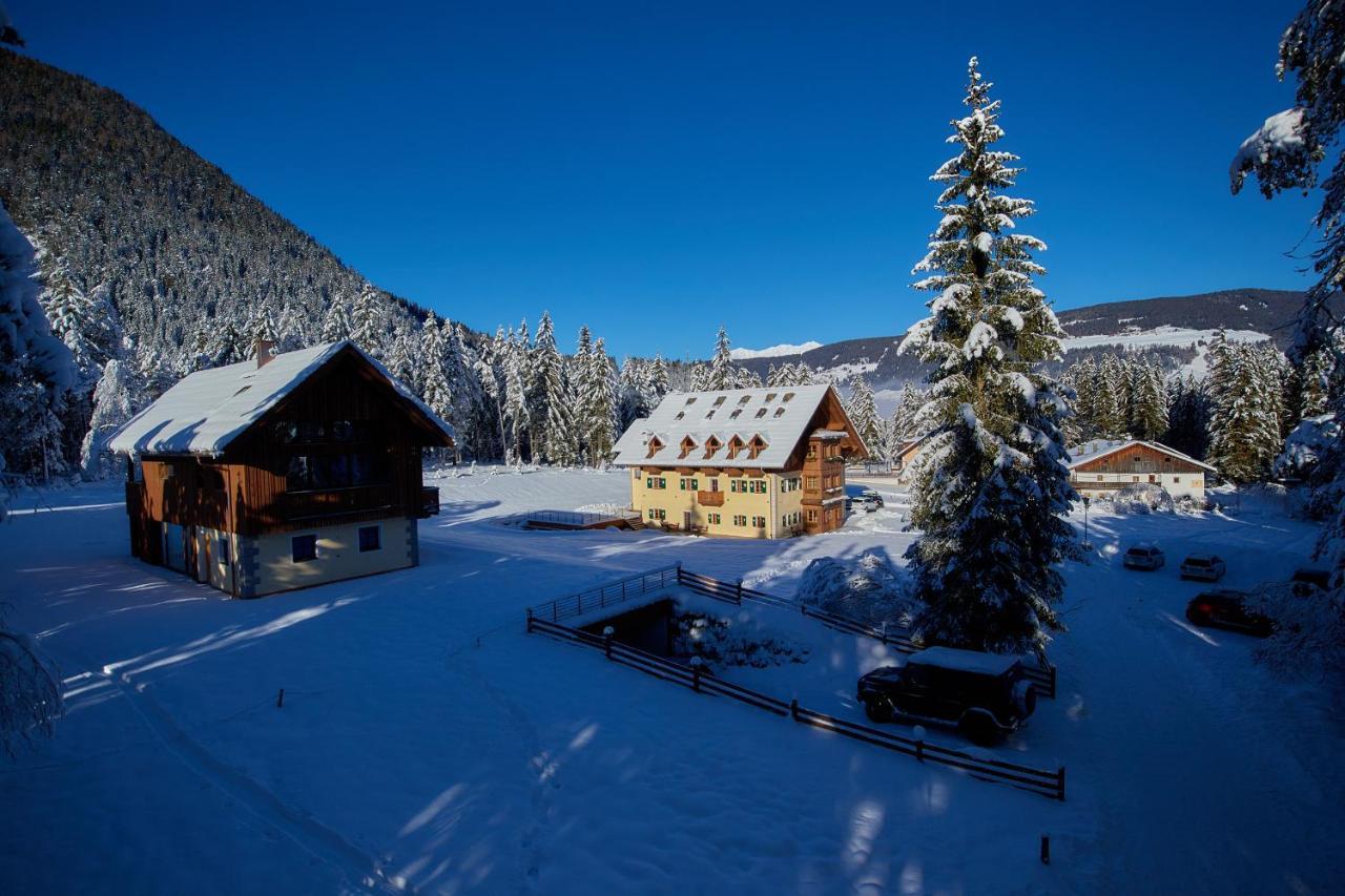 Natura Boutique Chalet Wellness Spa Toblach Buitenkant foto